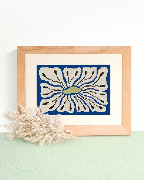 Eleonora Needlepoint Kit