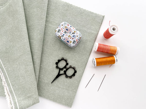 Small flower scissors, tiny needlecraft scissors