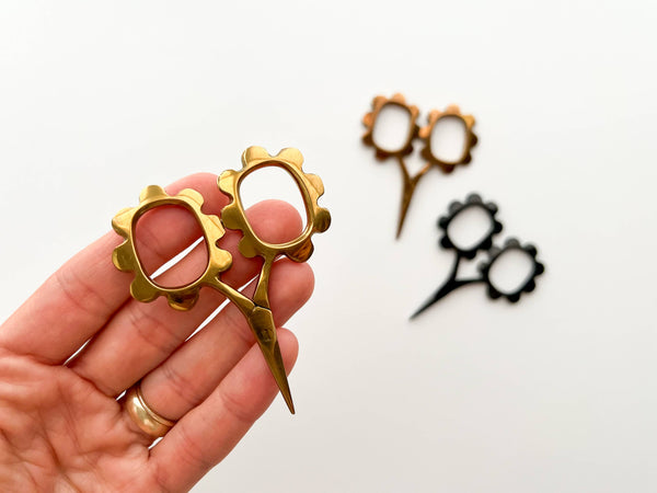Small flower scissors, tiny needlecraft scissors