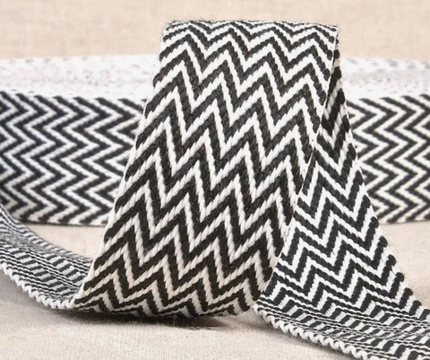 1 1/2" Webbing Black Chevron