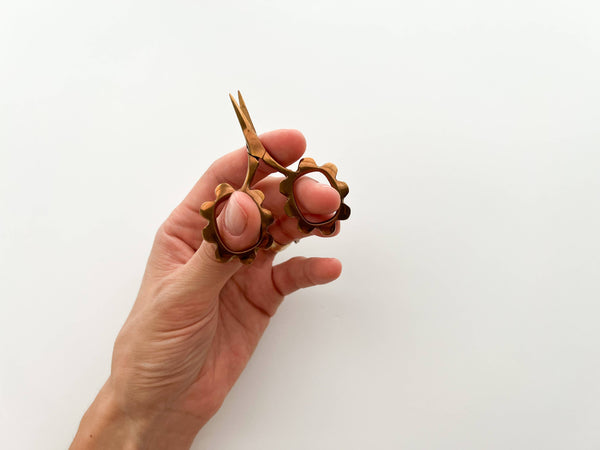 Small flower scissors, tiny needlecraft scissors