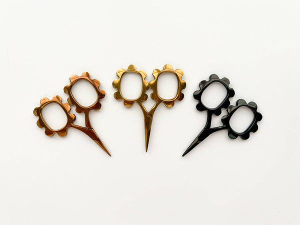 Small flower scissors, tiny needlecraft scissors