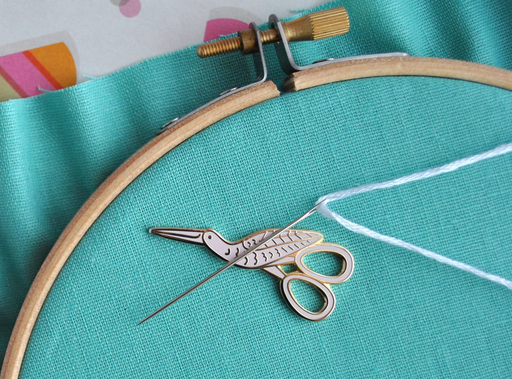 Stork Scissors Magnetic Needle Minder