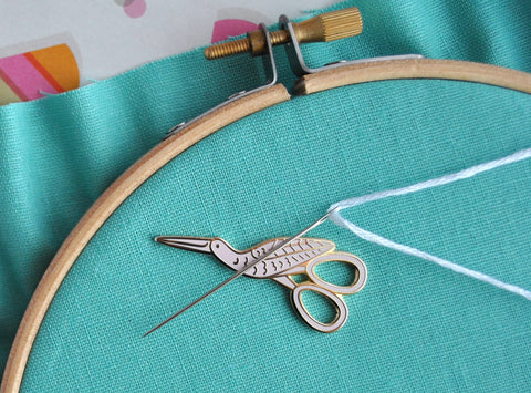 Stork Scissors Magnetic Needle Minder